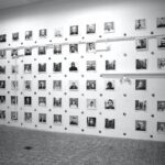 Expositie portretten van voorbijgangers in het Spijkerkwartier